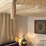 Breeze Boutique Guest Rooms, Marbella Couette-café 4*