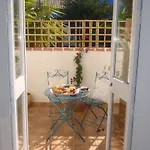 Breeze Boutique Guest Rooms, Marbella Couette-café 4*