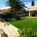 Breeze Boutique Guest Rooms, Marbella Couette-café 4*