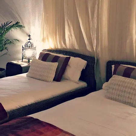 ベッド・アンド・ブレックファスト Breeze Boutique Guest Rooms, Marbella