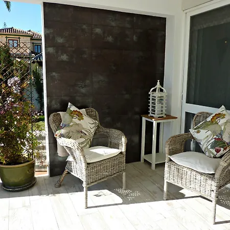 ベッド・アンド・ブレックファスト Breeze Boutique Guest Rooms, Marbella