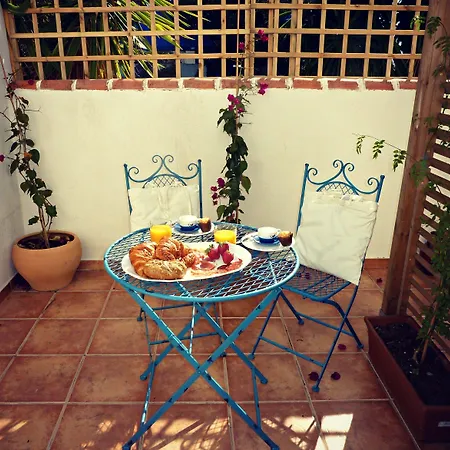 Breeze Boutique Guest Rooms, Marbella ベッド・アンド・ブレックファスト