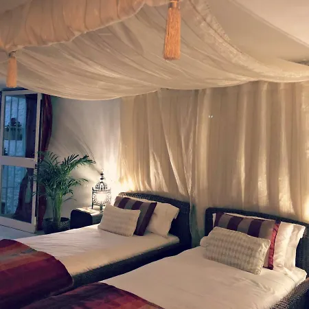 ベッド・アンド・ブレックファスト Breeze Boutique Guest Rooms, Marbella