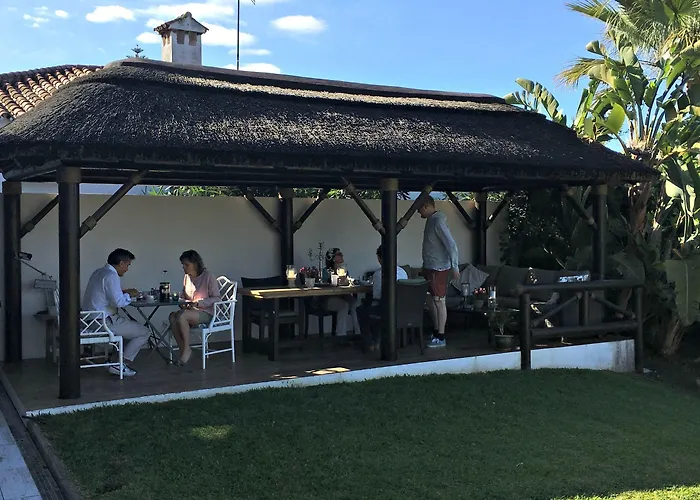 Bed and Breakfast Breeze Boutique Guest Rooms, Marbella Sitio de Calahonda