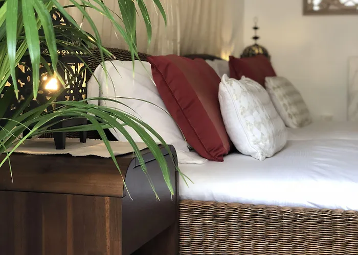 Breeze Boutique Guest Rooms, Marbella Couette-café