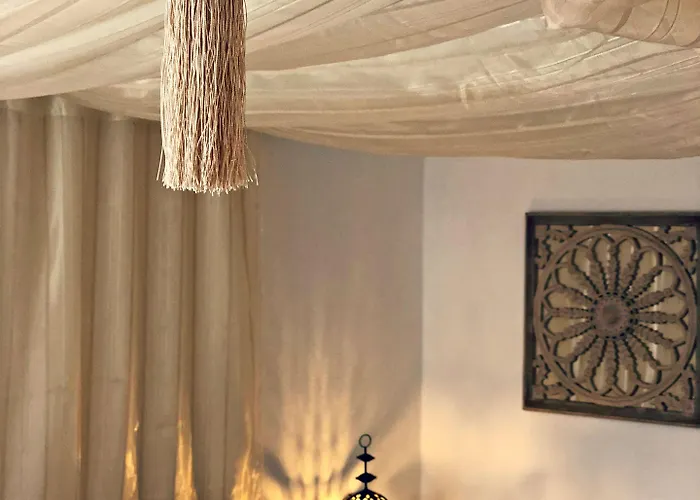 Breeze Boutique Guest Rooms, Marbella Couette-café 4*