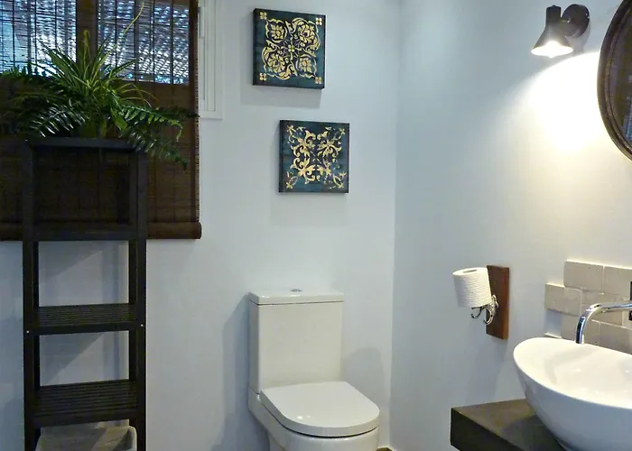 Breeze Boutique Guest Rooms, Marbella فندق مبيت وإفطار