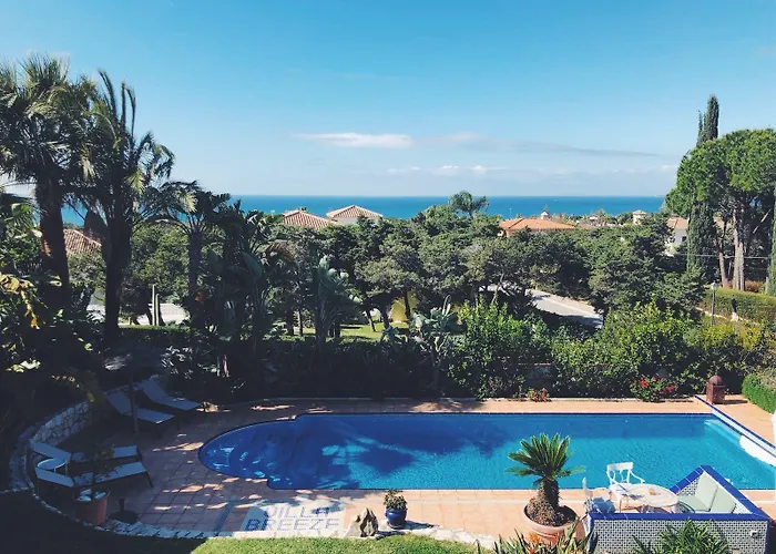 Breeze Boutique Guest Rooms, Marbella Couette-café